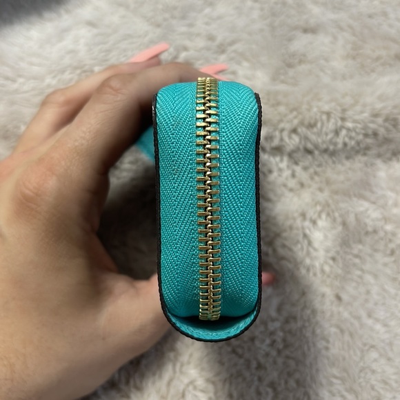 🤎💙 Louis Vuitton Turquoise Monogram Multicartes💙🤎 - Picture 8 of 12